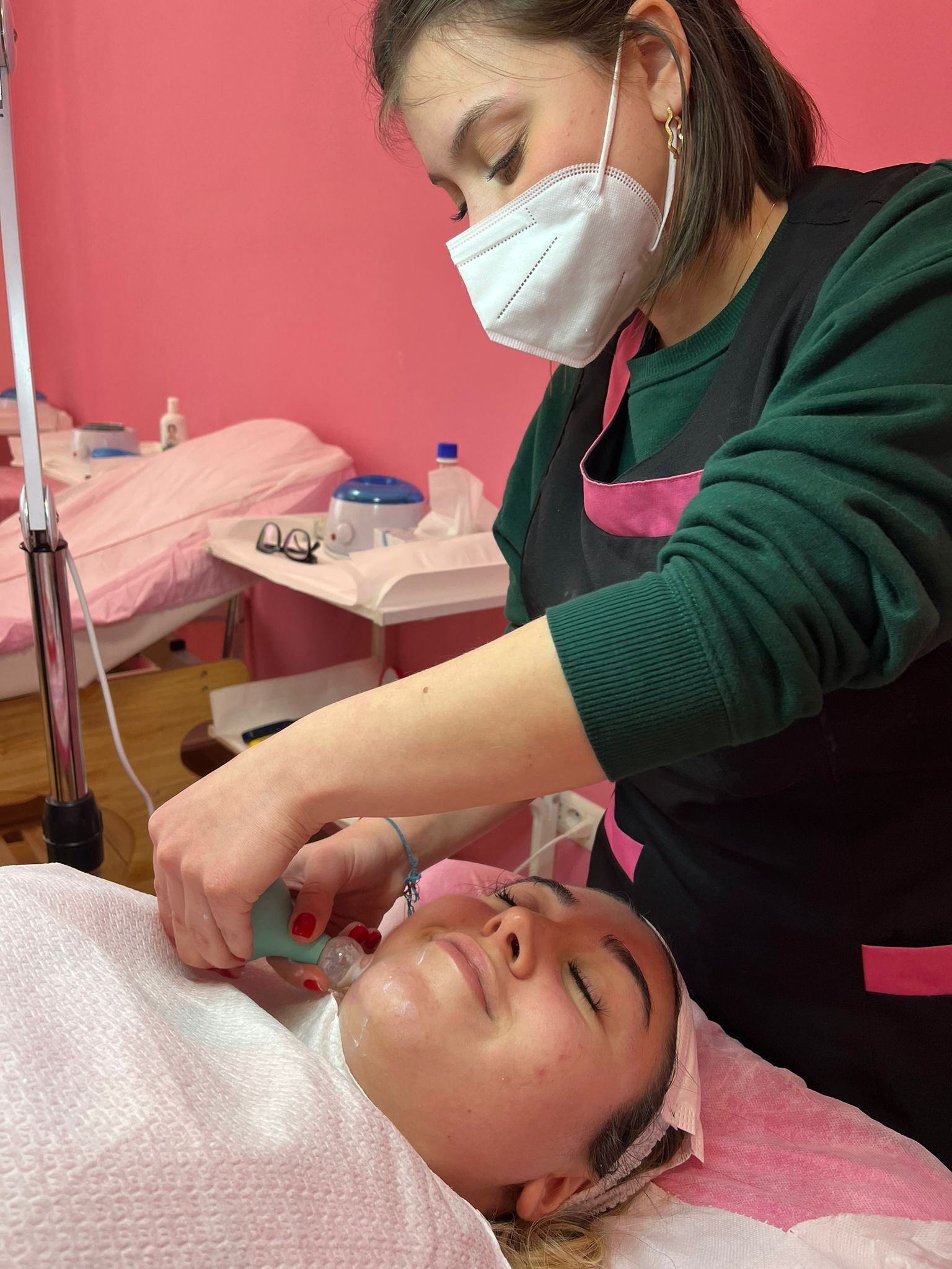 Operazioni trattamento viso